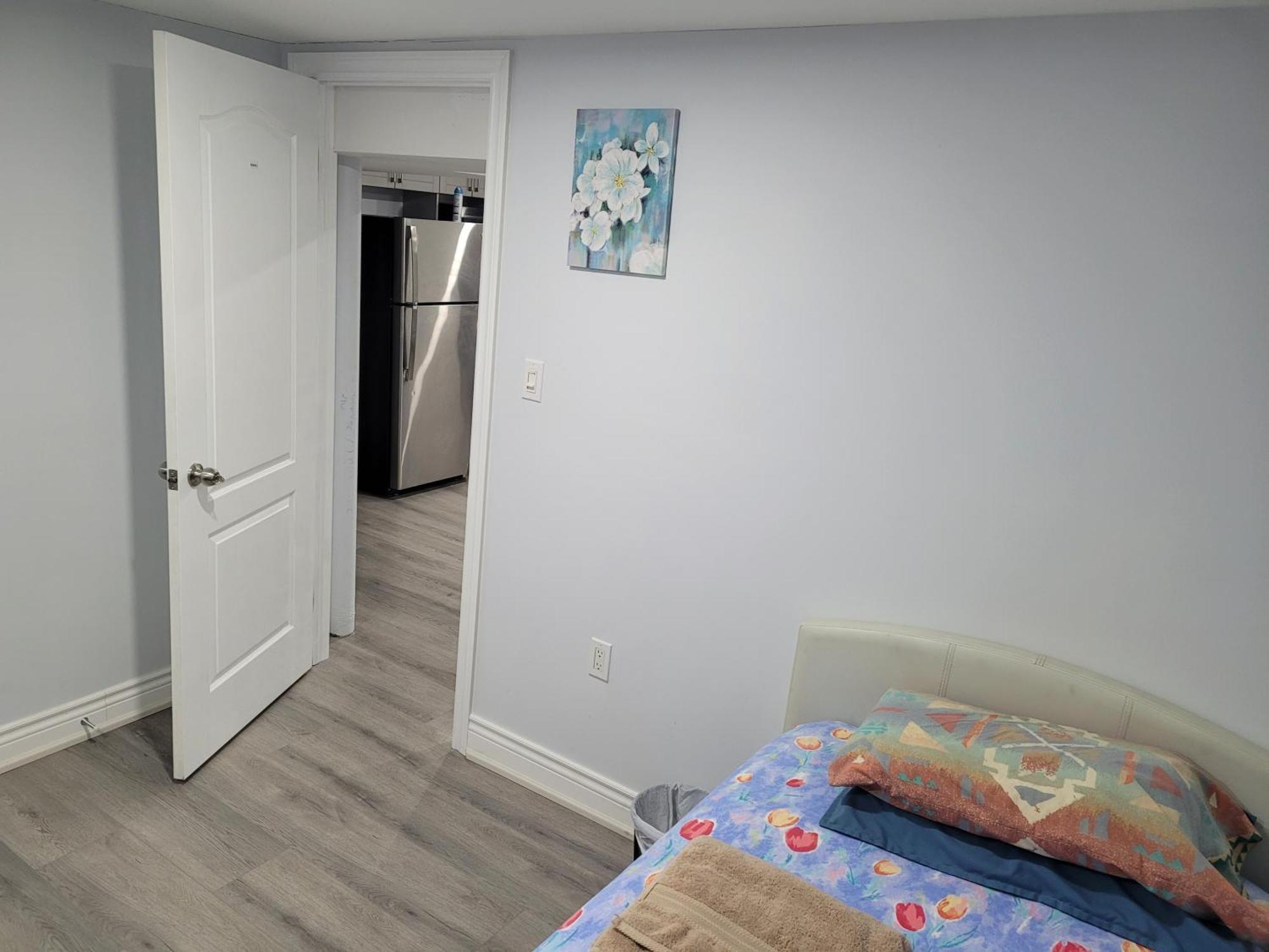 Cozy Room In A Quiet Neighbourhood Toronto Exterior photo